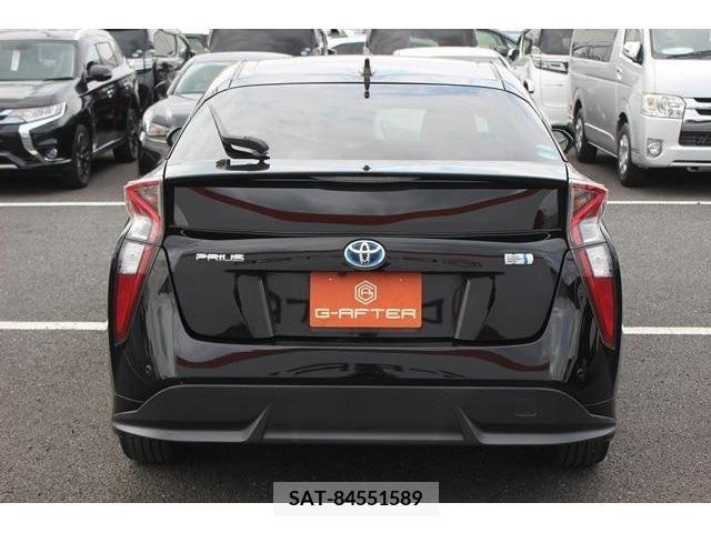 Toyota PRIUS 2016-03 379841-9