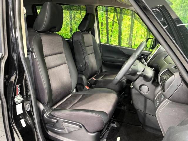 Nissan SERENA 2018-05 2570-8