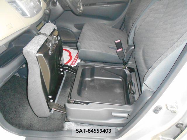 Suzuki WAGON R 2013-02 233208-19