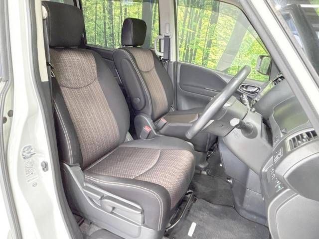 Nissan SERENA 2015-05 6947-8