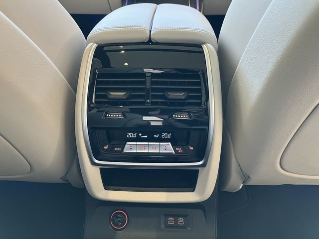 Bmw X7 2023-03 6498-17