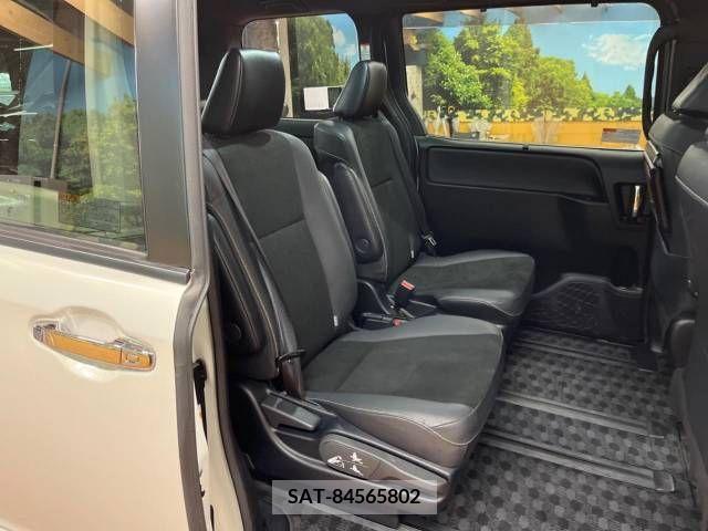 Toyota NOAH 2020-02 213263-8