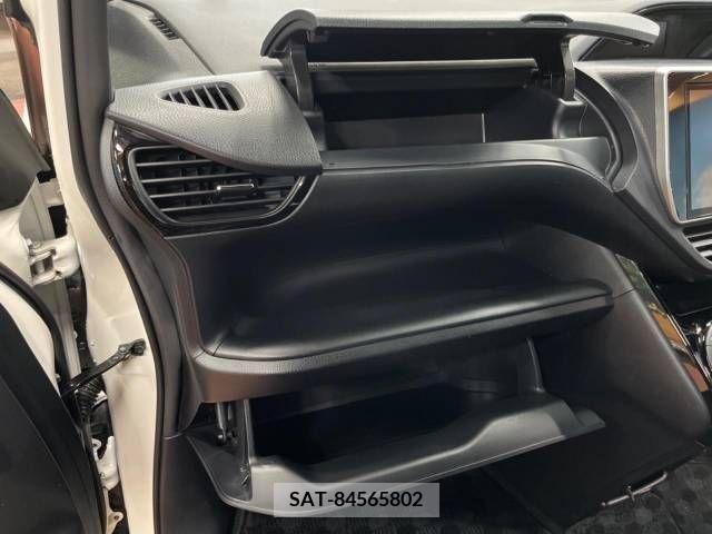 Toyota NOAH 2020-02 213263-19