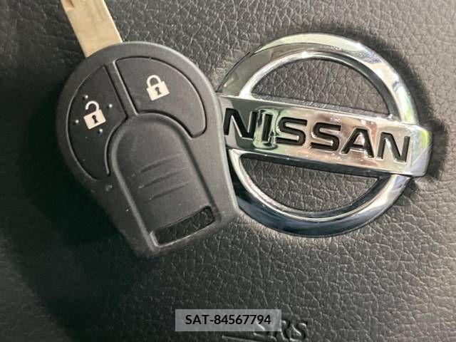 Nissan MARCH 2022-01 382467-5