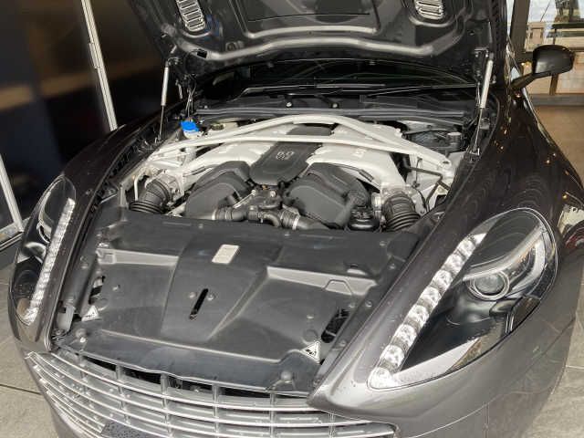 Aston Martin Aston Martin 2016-08 23957-6