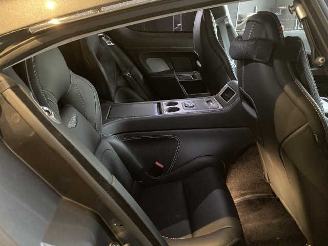 Aston Martin Aston Martin 2016-08 23957-5