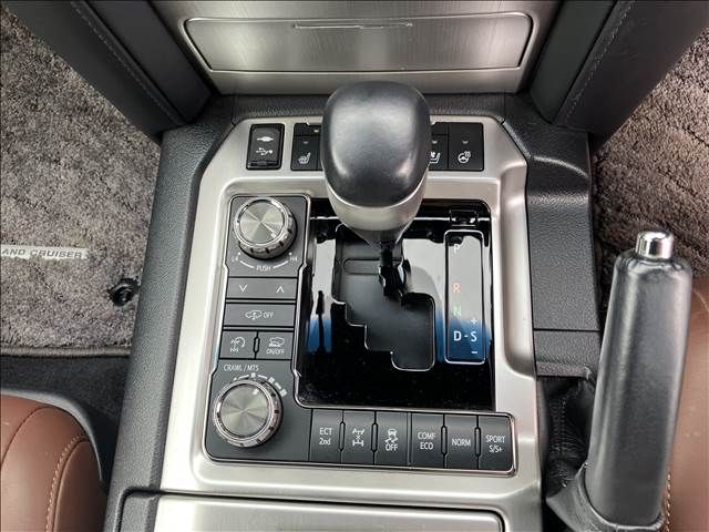 Toyota LAND CRUISER 2017-01 5929-8