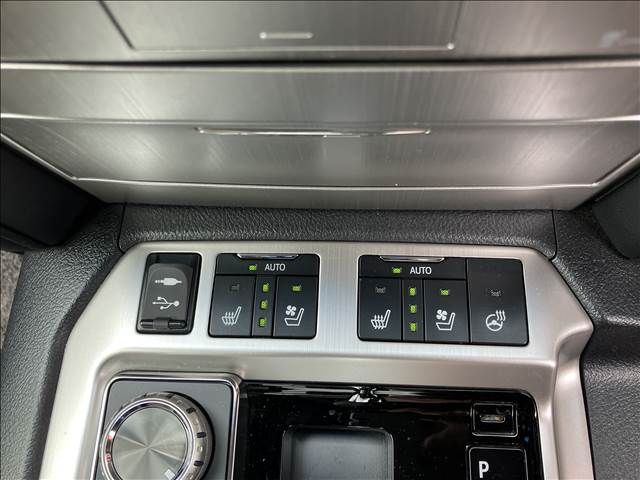 Toyota LAND CRUISER 2017-01 5929-11
