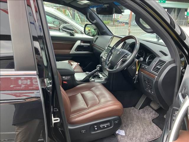 Toyota LAND CRUISER 2017-01 5929-3