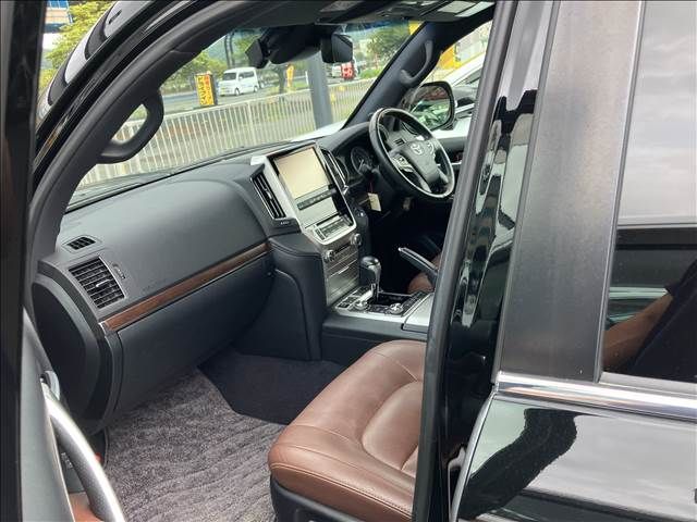 Toyota LAND CRUISER 2017-01 5929-4