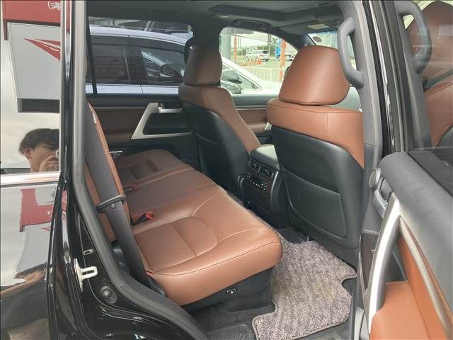Toyota LAND CRUISER 2017-01 5929-5