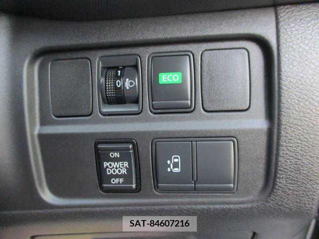 Nissan SERENA 2017-12 335273-21