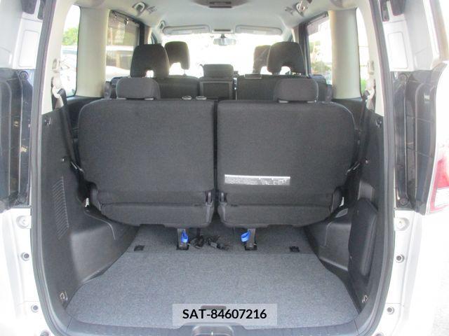 Nissan SERENA 2017-12 335273-25