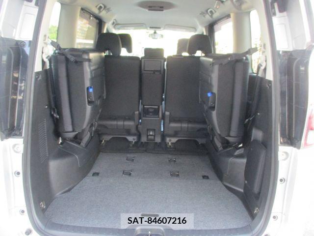 Nissan SERENA 2017-12 335273-26
