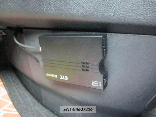 Nissan SERENA 2017-12 335273-19