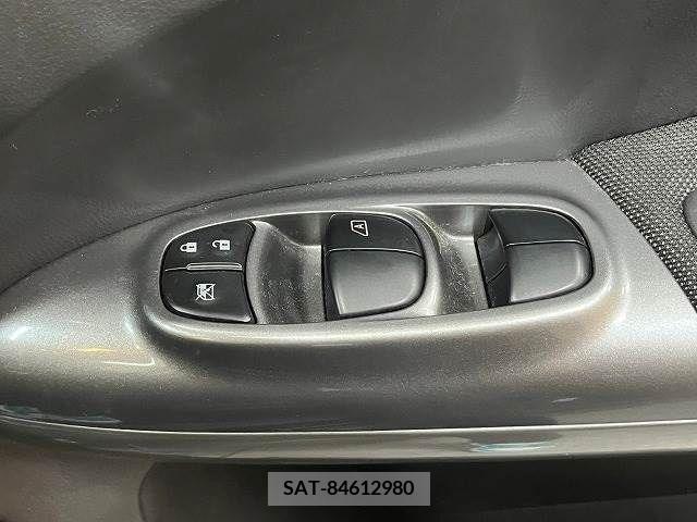 Nissan JUKE 2018-11 335196-12