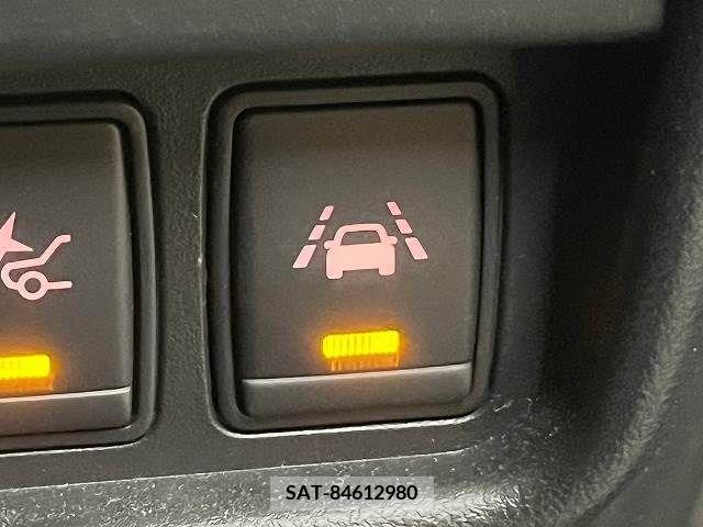 Nissan JUKE 2018-11 335196-5