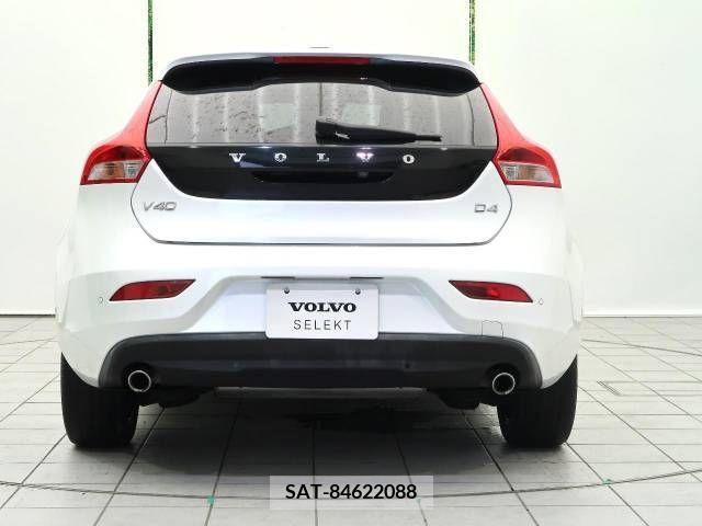 Volvo V40 2015-07 341995-17