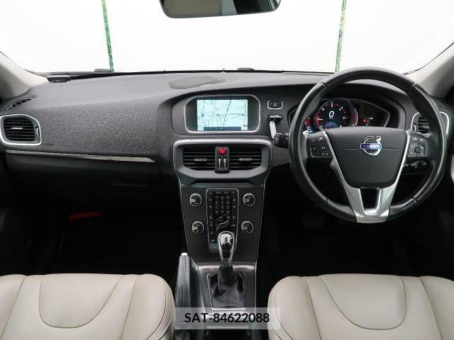 Volvo V40 2015-07 341995-1