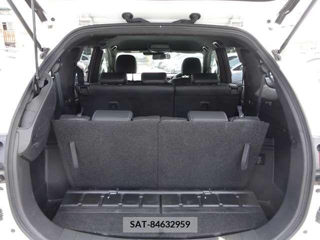 Mitsubishi OUTLANDER 2019-05 281038-1