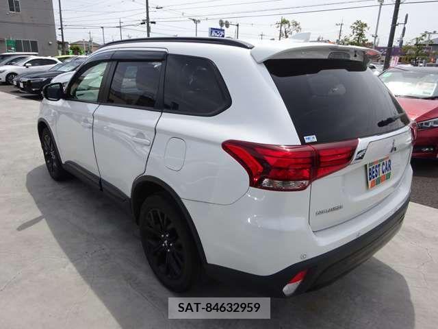 Mitsubishi OUTLANDER 2019-05 281038-2