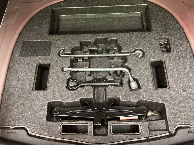 Toyota CAMRY HYBRID 2017-11 187184-14