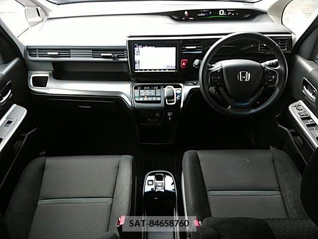 Honda STEP WGN 2018-03 368865-1