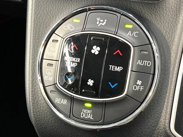 Toyota VOXY 2015-12 9153-6