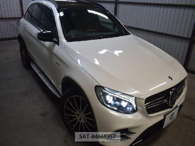 Amg C-CLASS 2018-10 336680-23