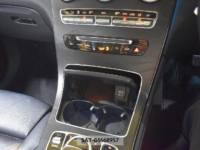 Amg C-CLASS 2018-10 336680-11