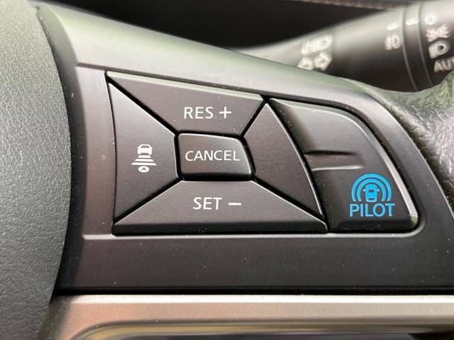 Nissan SERENA 2018-11 11047-4