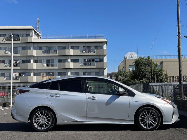Toyota PRIUS 2016-03 19821-7