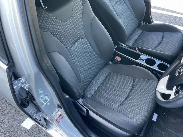 Toyota PRIUS 2016-03 19821-18