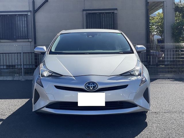 Toyota PRIUS 2016-03 19821-1