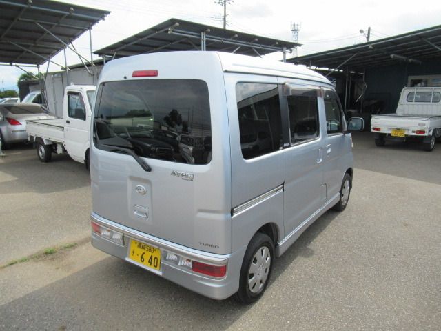 Daihatsu ATRAI WAGON 2011-10 4072-8