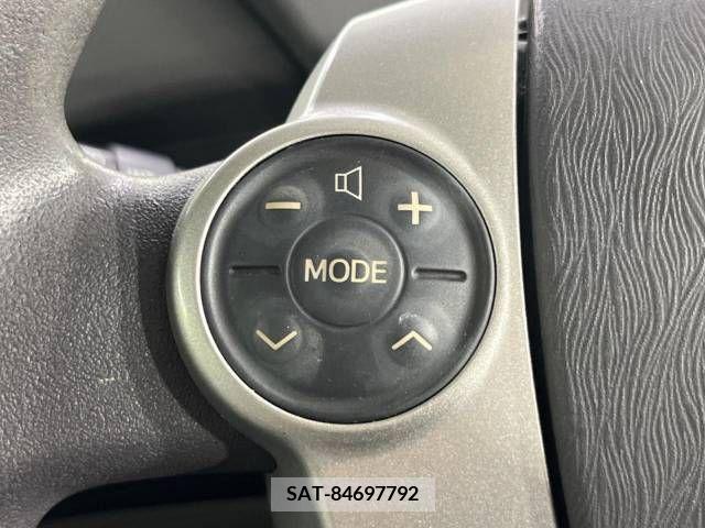 Toyota PRIUS 2011-08 343615-7