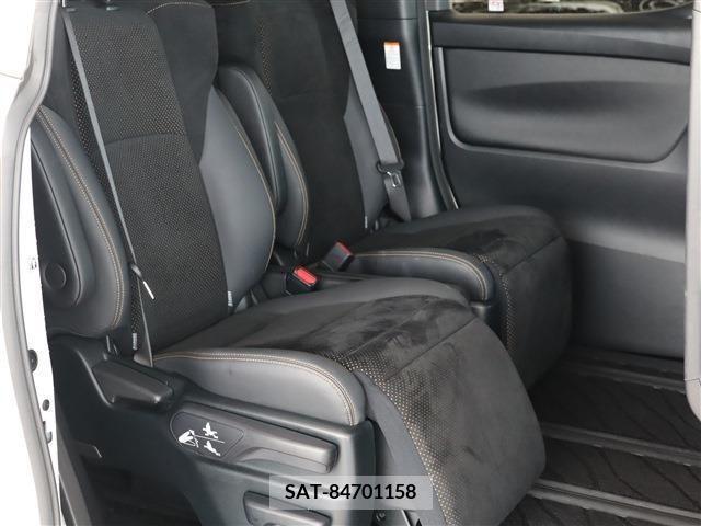 Toyota VELLFIRE 2022-05 287873-12