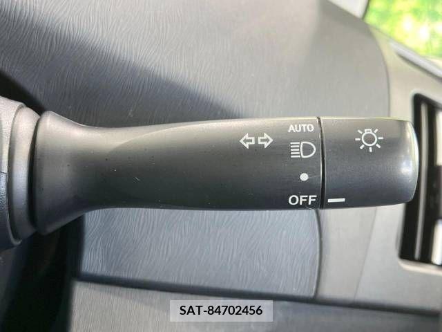 Toyota PRIUS 2013-09 213871-6