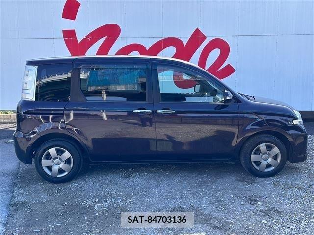 Toyota SIENTA 2011-10 213342-3