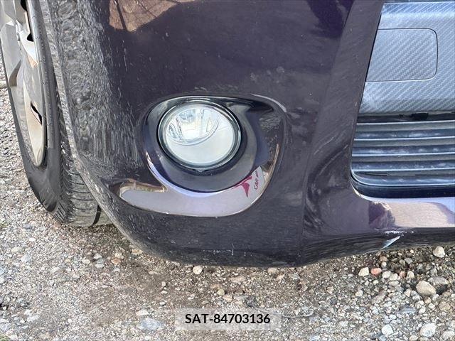 Toyota SIENTA 2011-10 213342-13