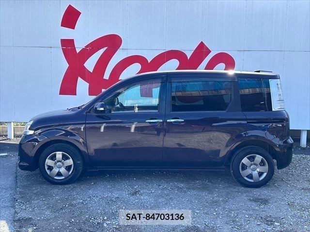 Toyota SIENTA 2011-10 213342-7