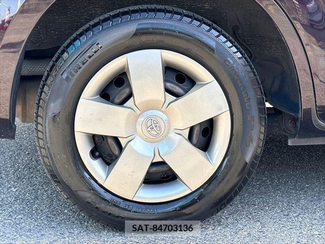 Toyota SIENTA 2011-10 213342-14