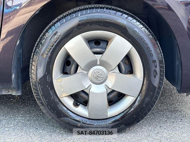 Toyota SIENTA 2011-10 213342-15