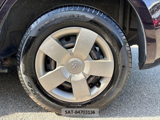 Toyota SIENTA 2011-10 213342-17