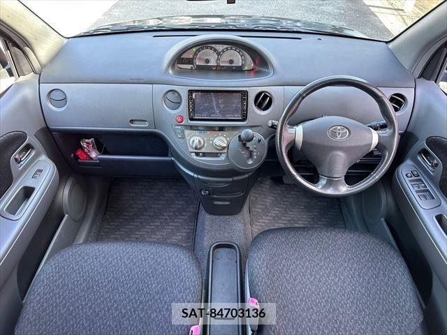 Toyota SIENTA 2011-10 213342-18