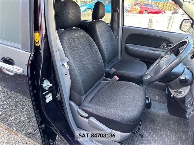 Toyota SIENTA 2011-10 213342-19