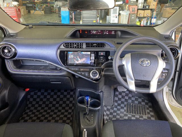 Toyota AQUA 2016-12 28203-2