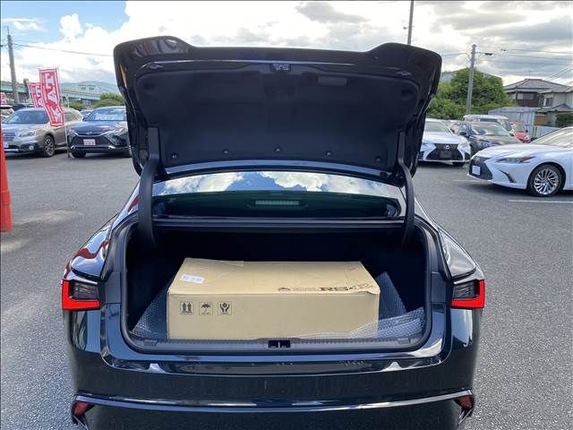 Lexus IS 2020-12 5928-14