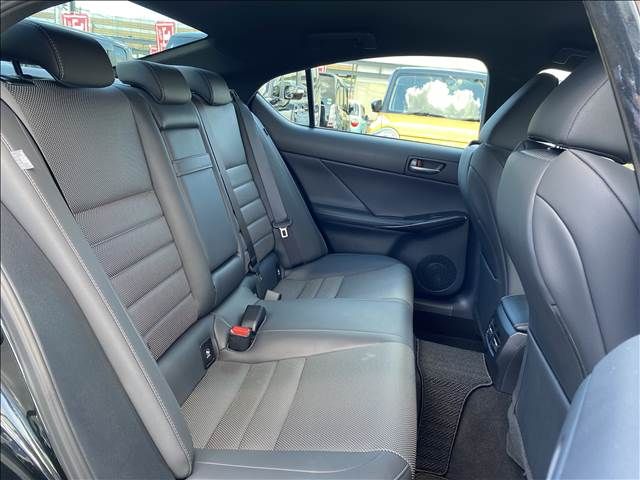 Lexus IS 2020-12 5928-5
