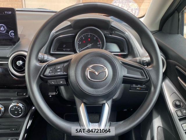Mazda MAZDA2 2022-04 276402-13
